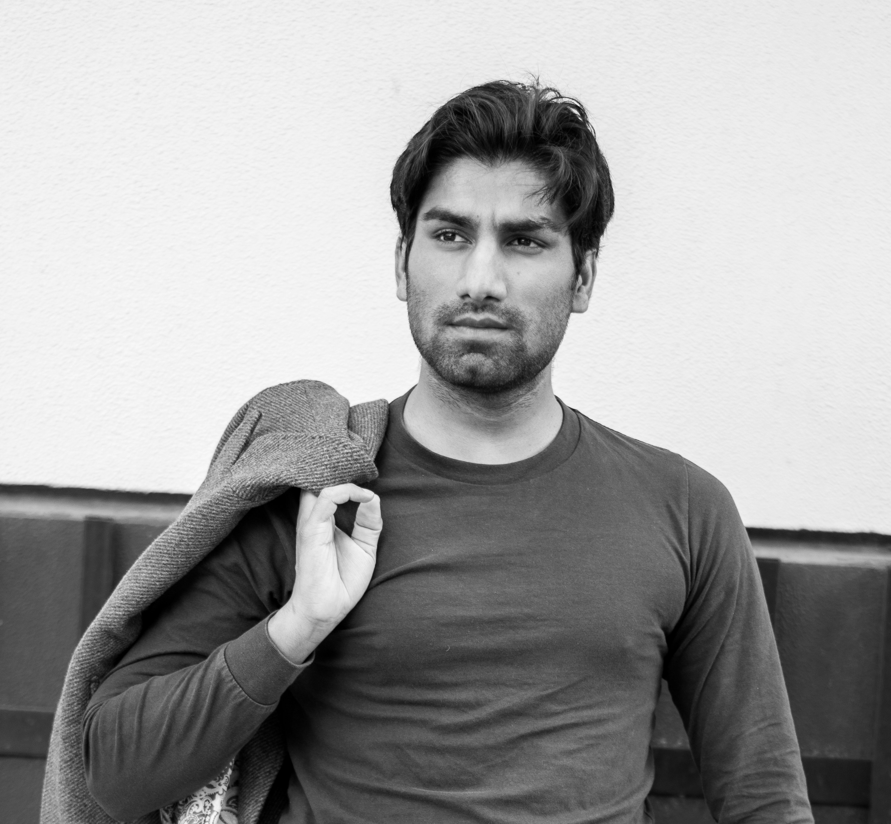 关键动效：空间感与层次组织