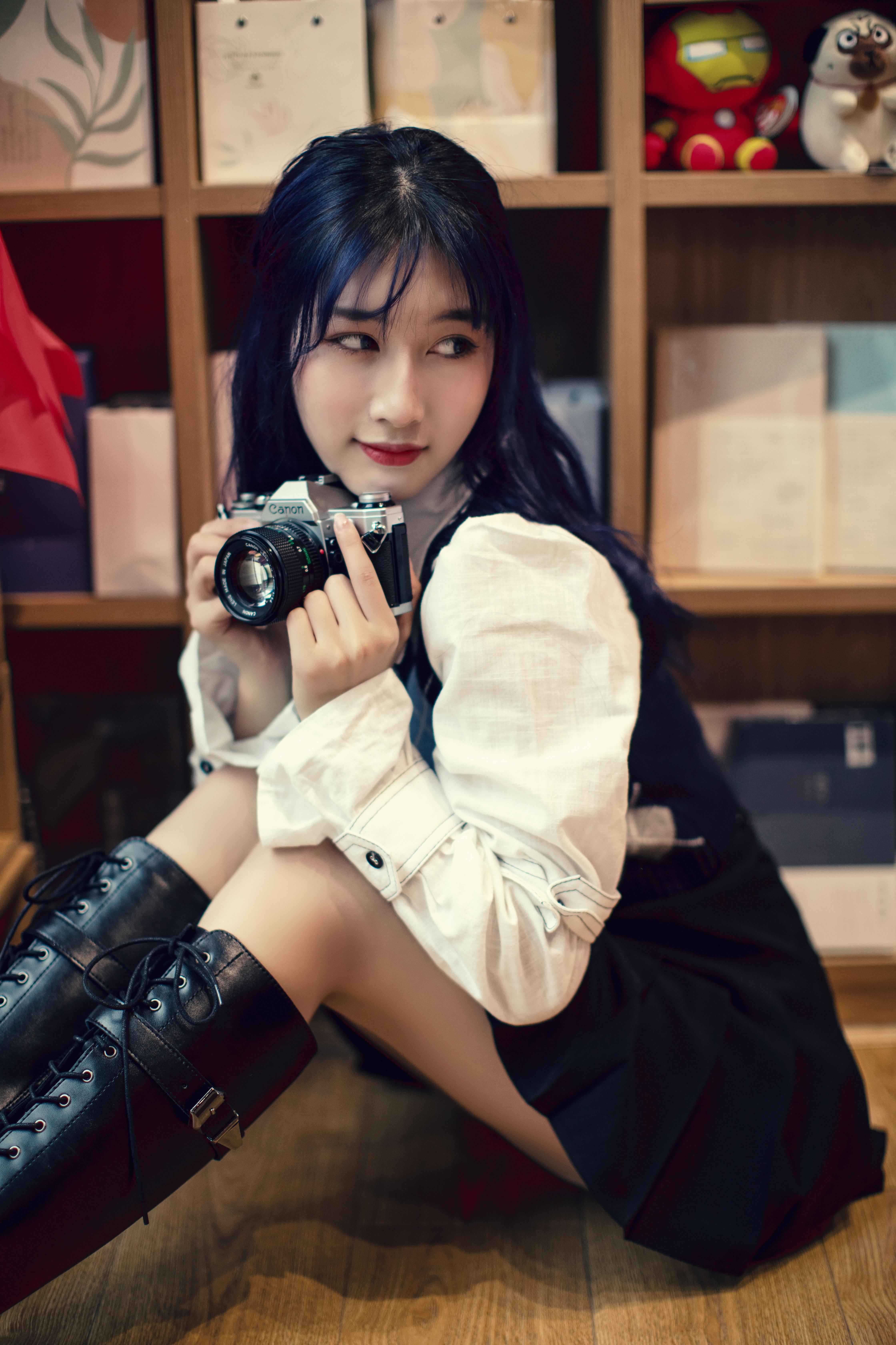 YI_REN 创作者头像（第二张）